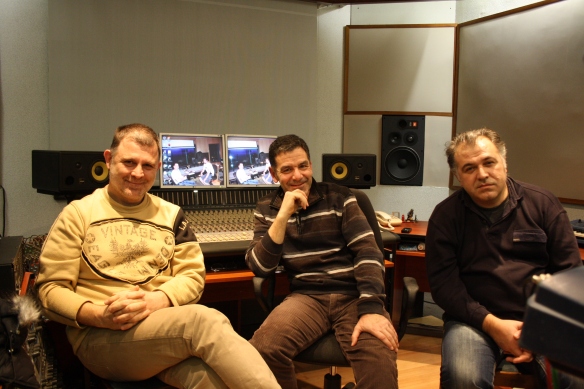 Иван Градинаров (китара), Бойко Петков (вокал и бас), Момчил Колев (кийборд). Снимка: Бистра Величкова
