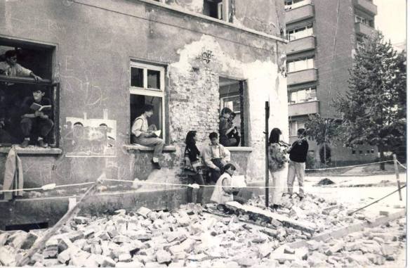 Разрушената сграда на Музиккалното училище в София. Снимка: Личен архив на приятели на Андрей Башев, качена във Фейсбук